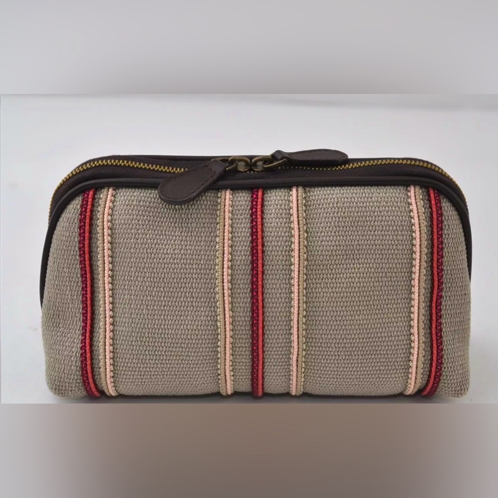 BOTTEGA VENETA Pouch 😎